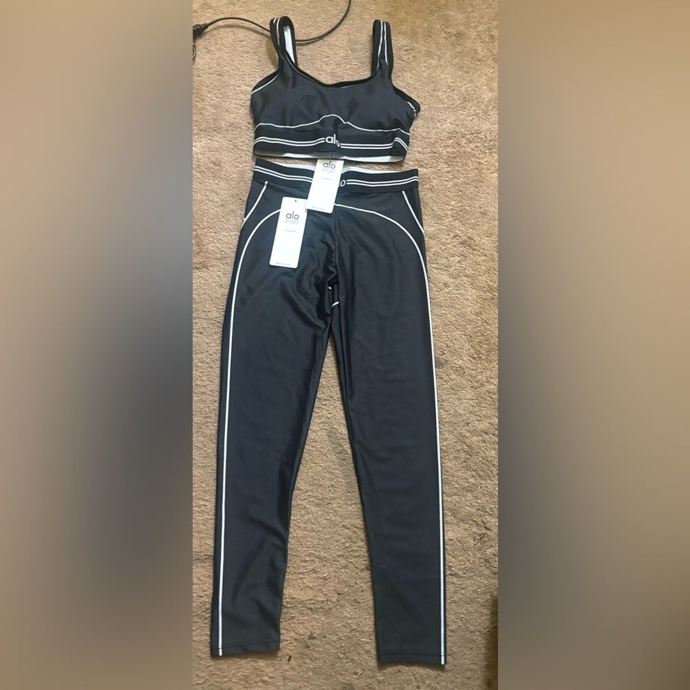 Black alo yoga 2 piece set size medium and large
